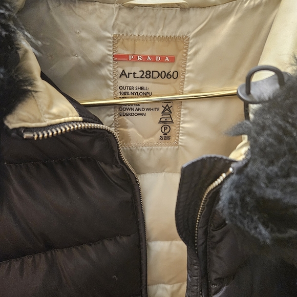 Authentic Prada Puffer Down Fox Fur Jacket with Metal Logo - Picture 6 of 14